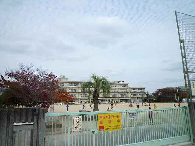 ��ˎs���w�Z�A�w�Z��A��ˎs�� ���q�k���w�Z�A���R���E�ʐ^2