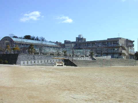 ��ˎs�@��a�R���w�Z�@�ʐ^1