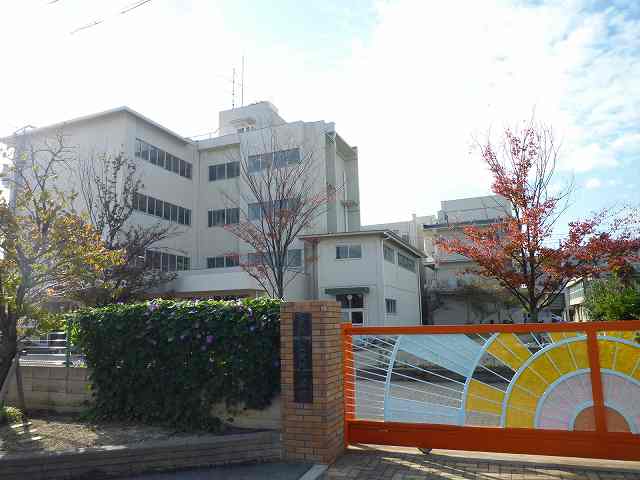 ��ˎs���w�Z�A�w�Z��A��ˎs�� �������w�Z�A���сE�ʐ^1