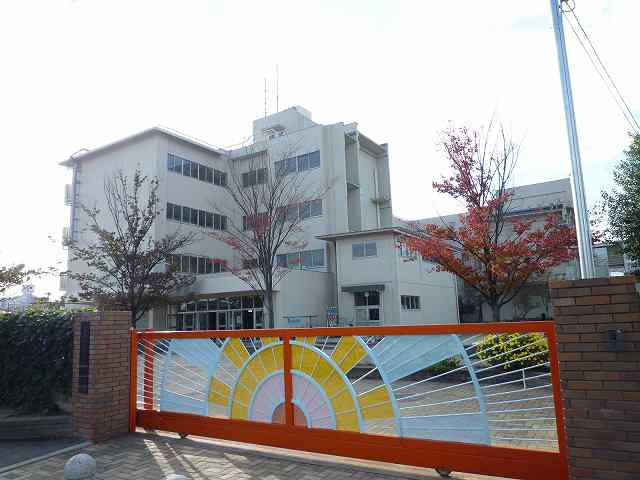 ��ˎs���w�Z�A�w�Z��A��ˎs�� �������w�Z�A���сE�ʐ^2