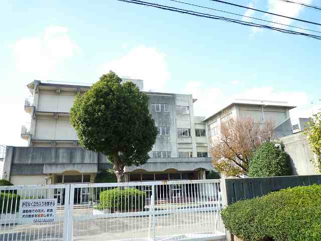 ��ˎs���w�Z�A�w�Z��A��ˎs�� �ۋ����w�Z�A�R�{�w�E�ʐ^1