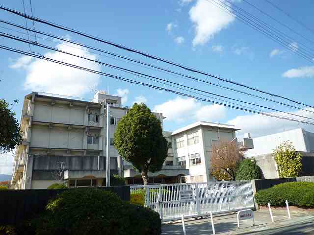 ��ˎs���w�Z�A�w�Z��A��ˎs�� �ۋ����w�Z�A�R�{�w�E�ʐ^2