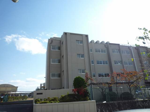 ��ˎs���w�Z�A�w�Z��A��ˎs�� �������w�Z�A�R�{�w�E�ʐ^1