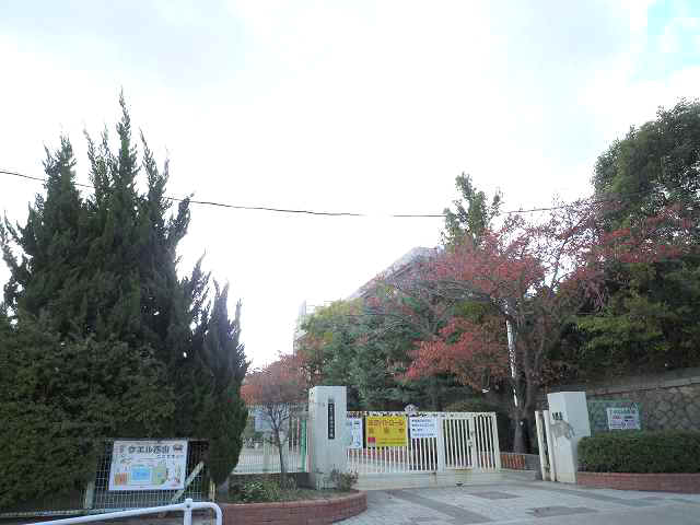 ��ˎs���w�Z�A�w�Z��A��ˎs�� ���R���w�Z�A�t����w�E�ʐ^3