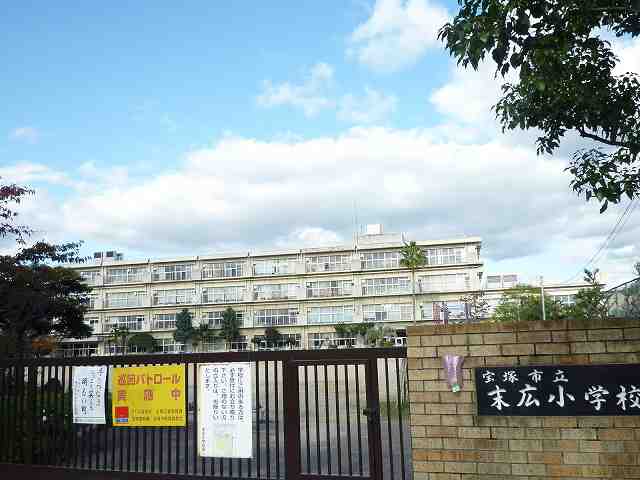 ��ˎs���w�Z�A�w�Z��A��ˎs�� ���L���w�Z�A�t����w�E�ʐ^1