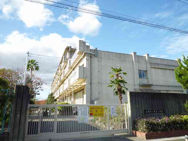 ��ˎs���w�Z�A�w�Z��A��ˎs�� ���L���w�Z�A�t����w�E�ʐ^2