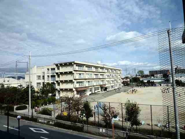 ��ˎs���w�Z�A�w�Z��A��ˎs�� ���i���w�Z�A���щw�E�ʐ^2